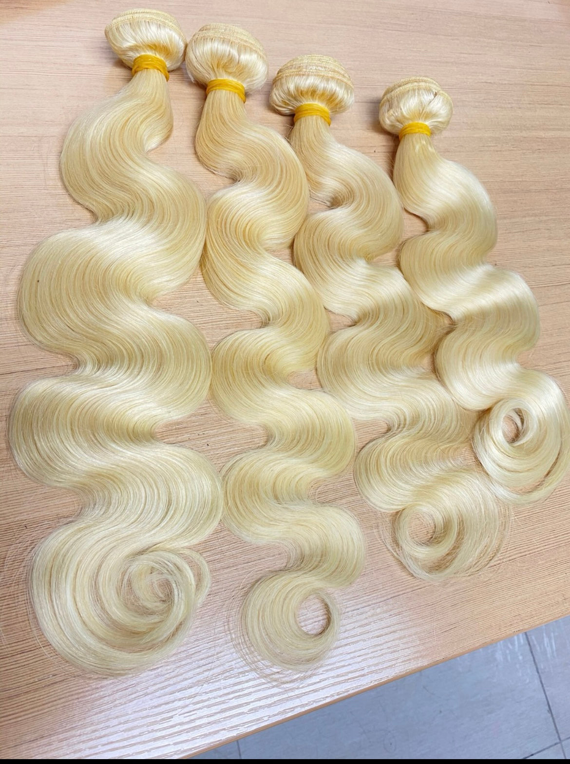 Body Wave/Straight Bundles (colour #613)