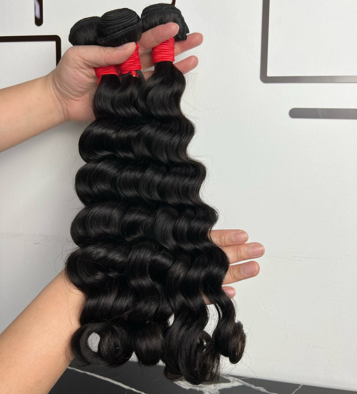 High End Virgin Body Wave/Straight Bundles (colour #1B)